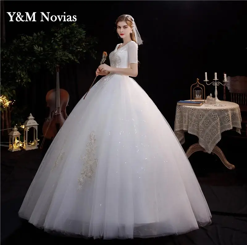 Nieuwe Mode Licht Trouwjurk Vestidos De Novia Ivoren Bruid Jurken V-Hals Droom Prinses Eenvoudige Korte Mouw Kanten Appliques