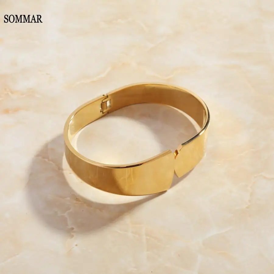 SOMMAR Xmas Gift Gold Plated Girl charms bangle Geometric Bright Face Wide Edition bangle Wedding Bracelet Elegant