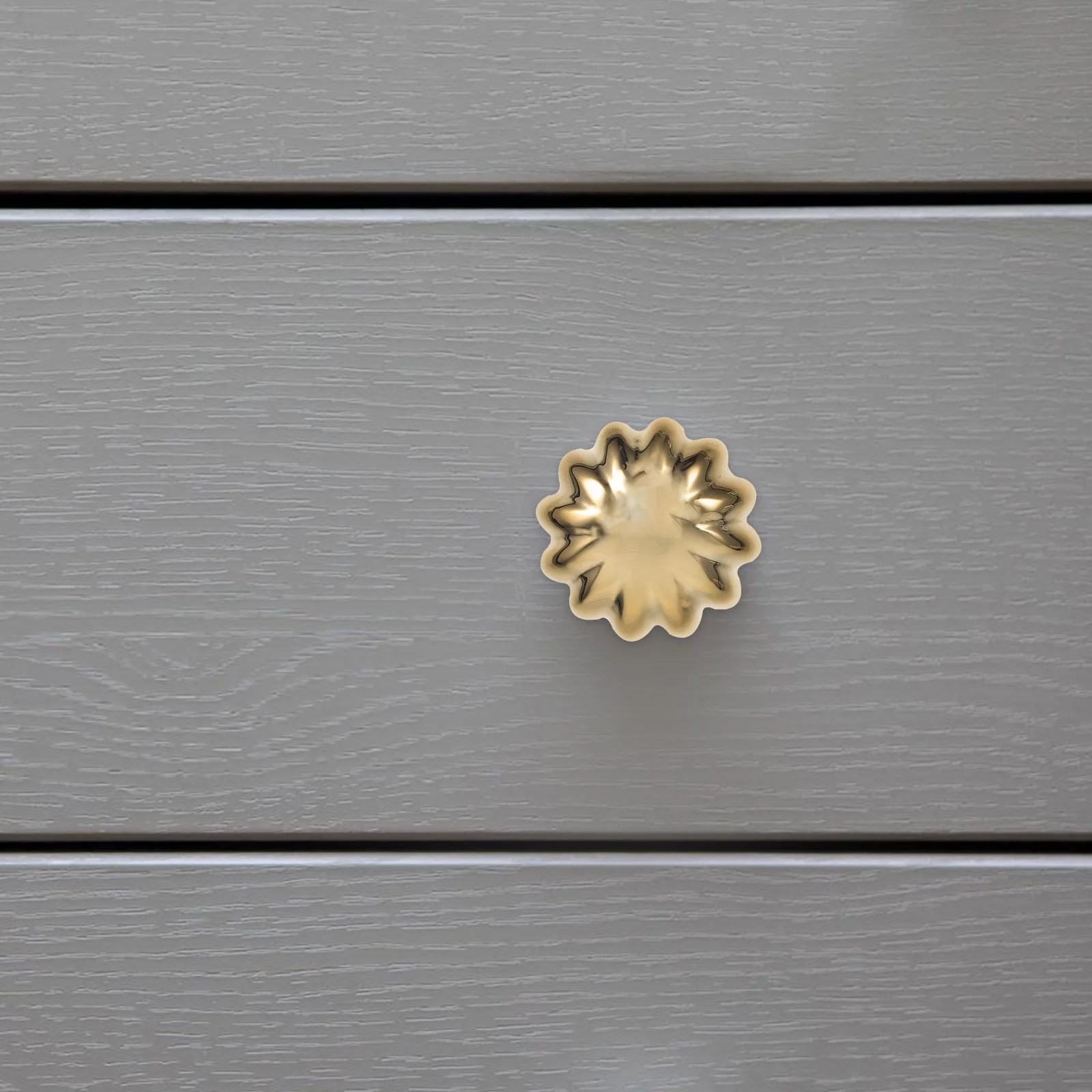 

Pure Copper Wardrobe Handle Vintage Decorative Cabinet Pulls Easy Installation for Kitchen Drawer Dresser Furniture Hardware