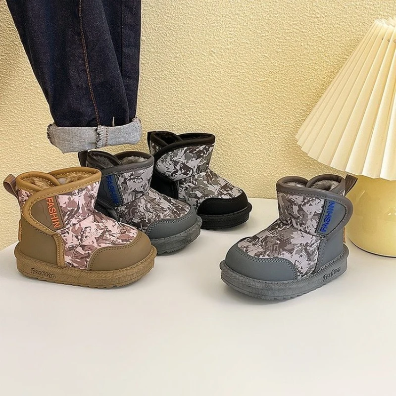 

Зимние сапоги для девочек 2025 года, теплые зимние ботинки из натуральной кожи, ботильоны для девочек, непромокаемая модная хлопковая обувь на толстой плюшевой подошве на плоской подошве