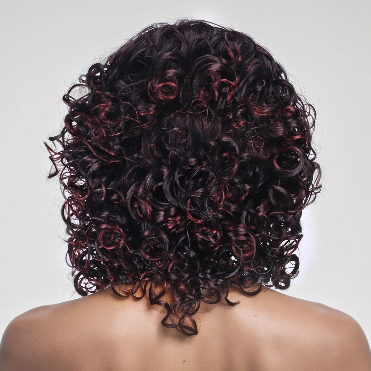 المرأة الأفريقية المتفجرة شعر مستعار مجعد الأزياء، حليقة صغيرة شعر مستعار الألياف الاصطناعية