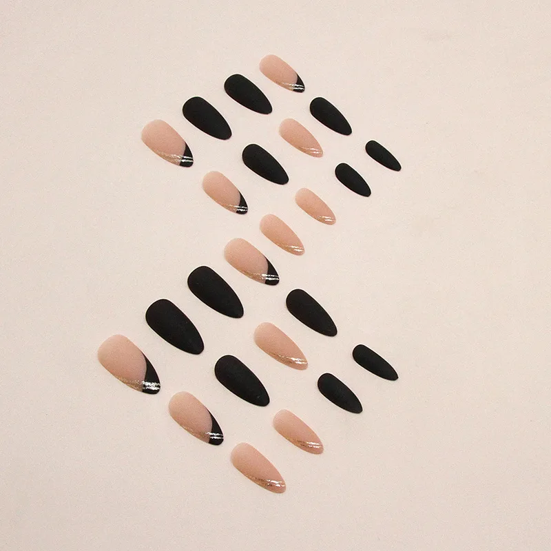 24 pièces pointes d'ongles simples faux ongles noirs automne hiver belle presse sur les ongles vacances faux ongles moyens courts avec onglets collants