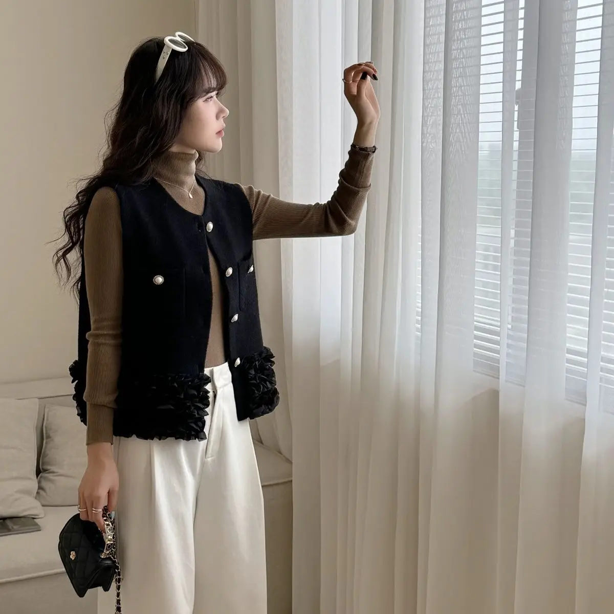 Chic Design Lace Ruffle Vests Women Single-breasted Cardigan Sleeveless Waistcoat Black White Jacket Spring Autumn Outerwear