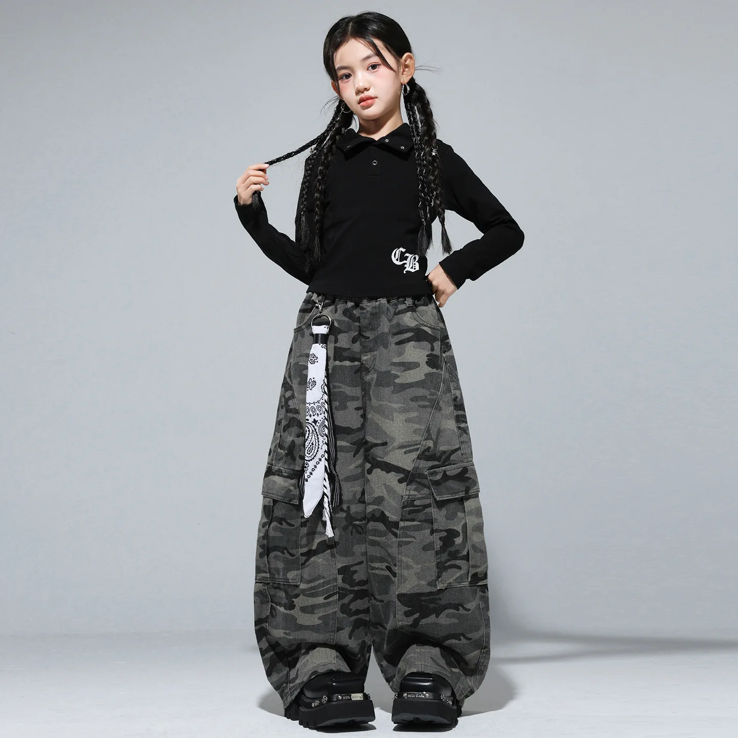 Dziecięca odzież Kpop Hip Hop Czarna bluza z kapturem Krótka koszulka T-shirt Kamuflażowy styl casualowy Uliczny styl Spodnie cargo z zakrzywionymi nogawkami dla dziewczynki Stroje do tańca Ubrania