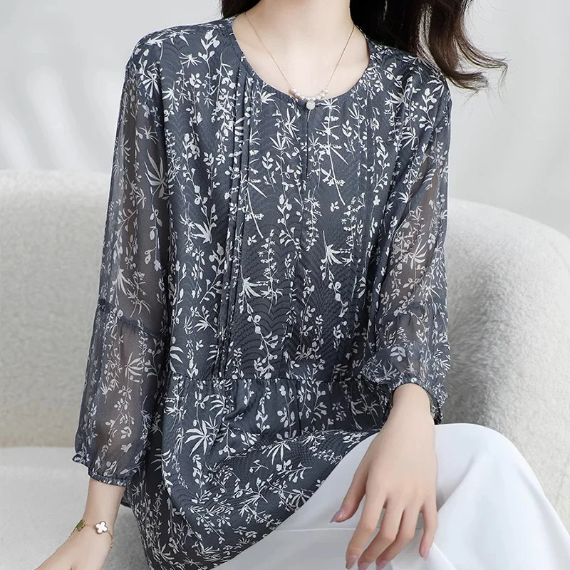 الراقية الحرير الأزهار أعلى قميص ثلاثة أرباع كم أمي الصغيرة ارتداء المرأة الصيف الجديد