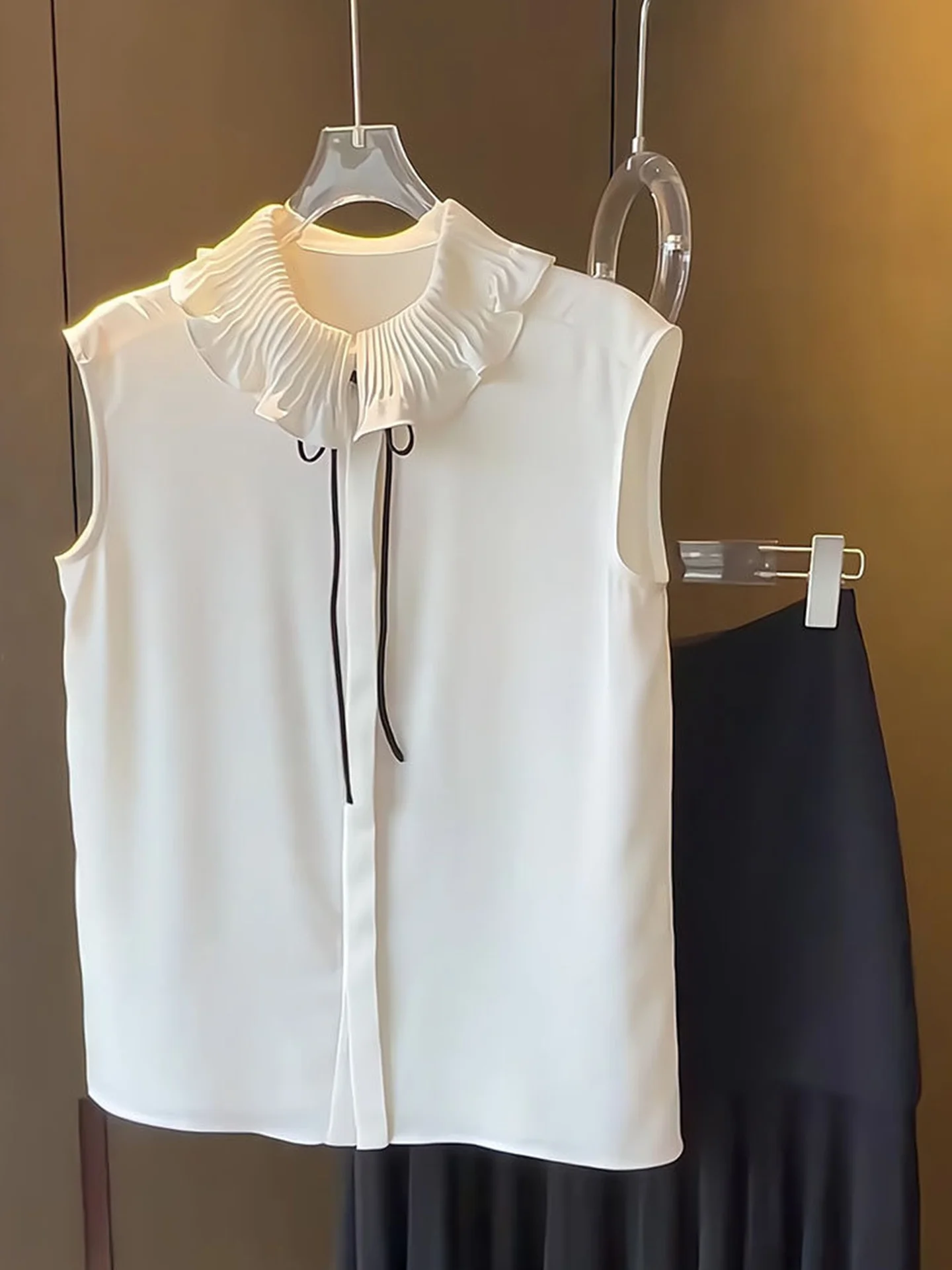 

Elegant Belted Sleeveless Shirt Pure Color Versatile Early Spring New Style Vest Commute Style Straight Tube Shape Women's Top
