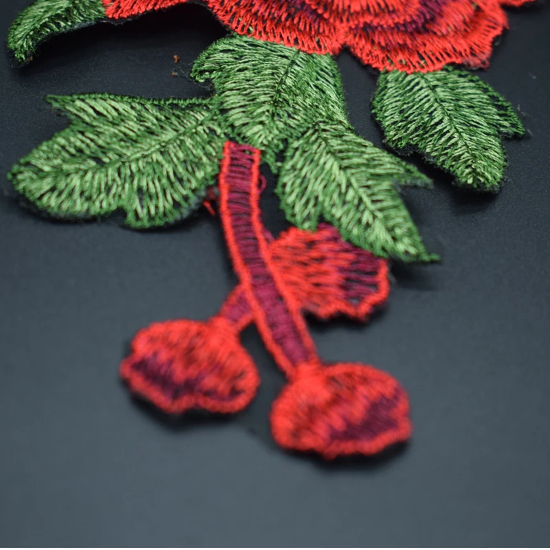 1 Pair Red Embroidery Rose Flower Sew On Patch Dress Hat Bag Jeans Applique Crafts Clothing Accessories 23*12CM