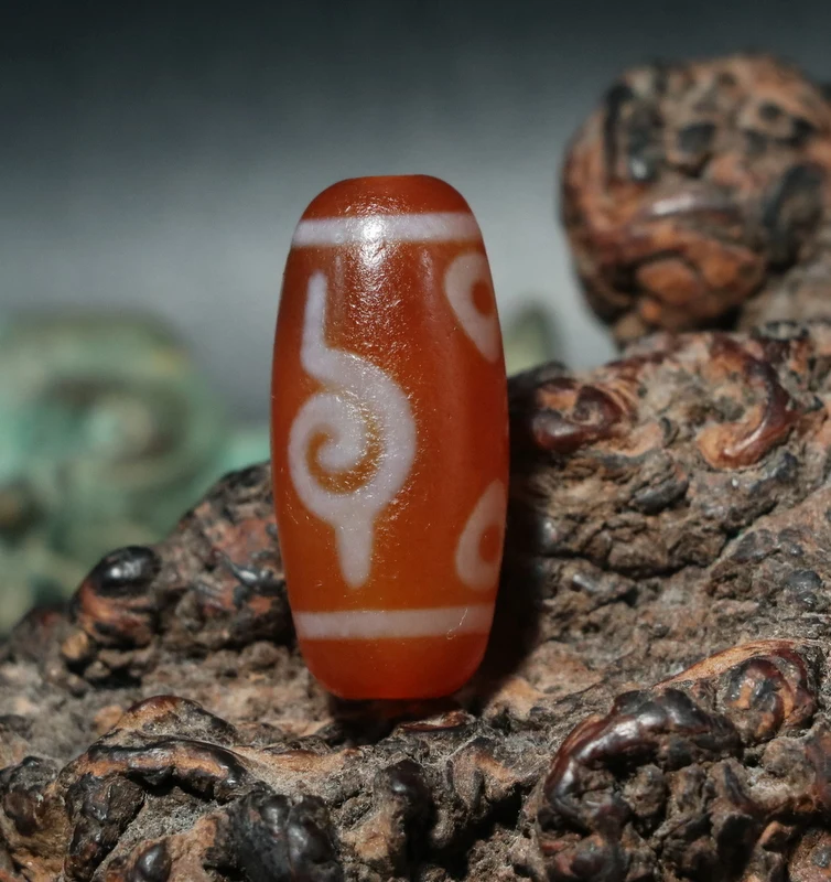 Unique Magic Tibetan Old Agate Oily Patina Orange Red Color 4 Eyed Triton dZi Bead Amulet Fit for Making Bracelet Timestown