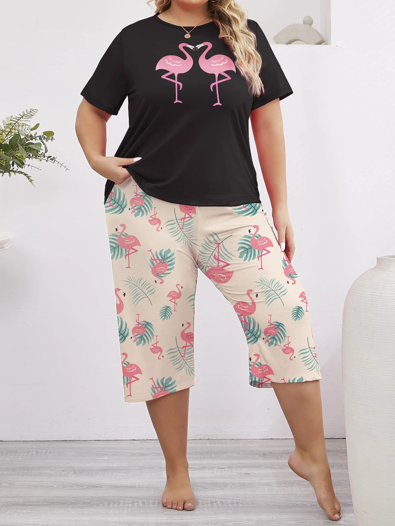 2-piece set of oversized women\'s pajamas home clothing  cute flamingo printed short sleeved top&cropped pants