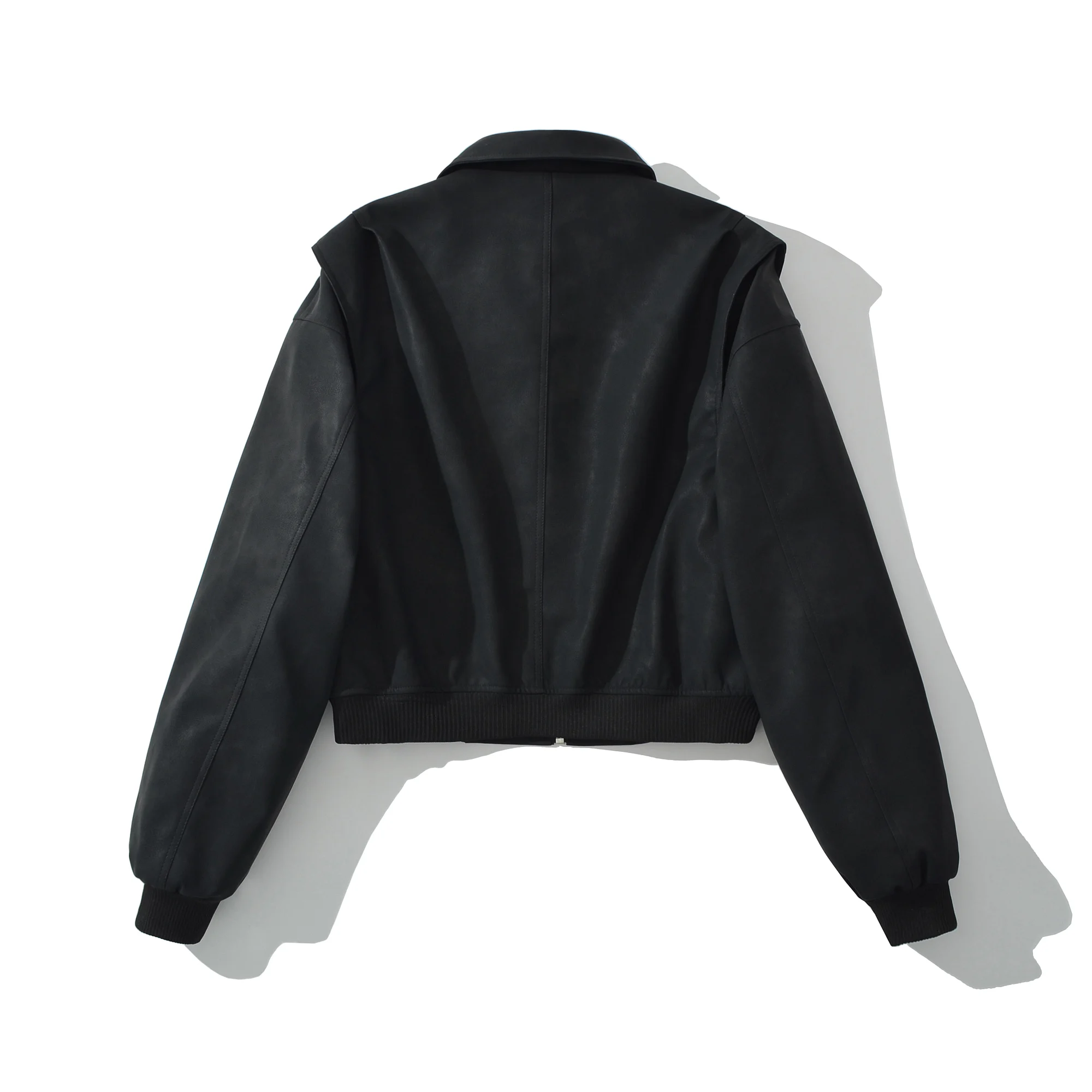 جديد 2025 معطف جلد PU عتيق رائع بياقة على شكل طية صدر السترة للنساء جاكيت منفوخ بحاشية مرنة ملابس خارجية فضفاضة باللون الأسود