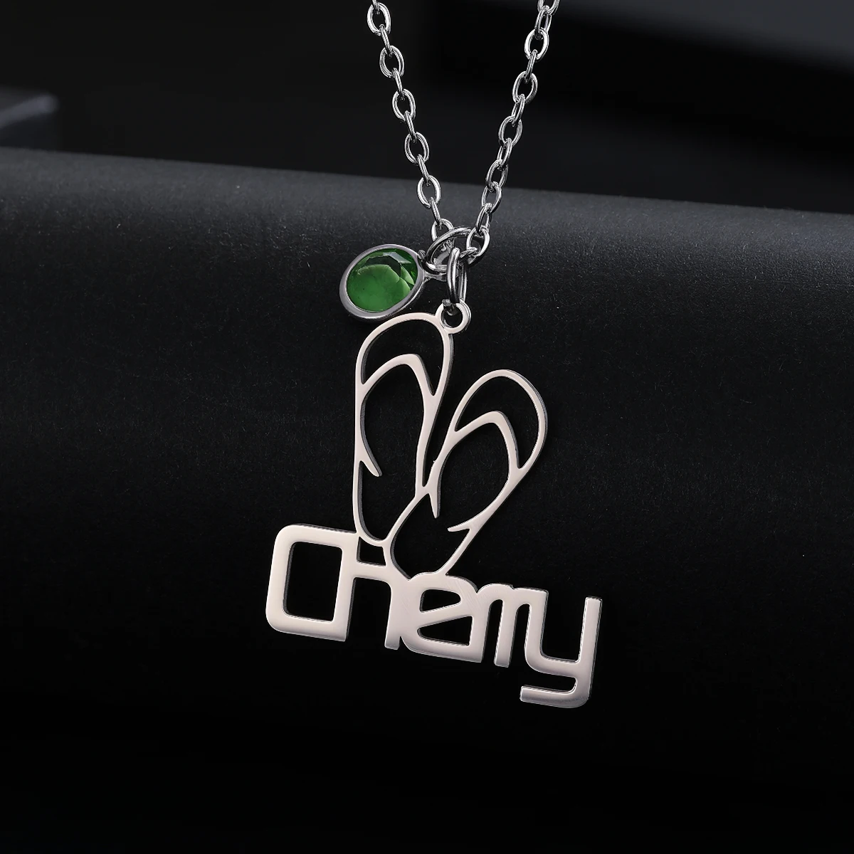 

Custom Necklace for Women Men Personalized slippers Shaped Pendant Necklaces Stainless Steel Jewelry Gift Wholesale