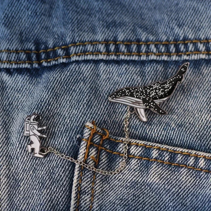 Cartoon Astronaut Whale Brooch for Women Men Fashion Fish Badge Origami Crane Enamel Pin Denim Bag Sea Animal Party Jewelry Gift