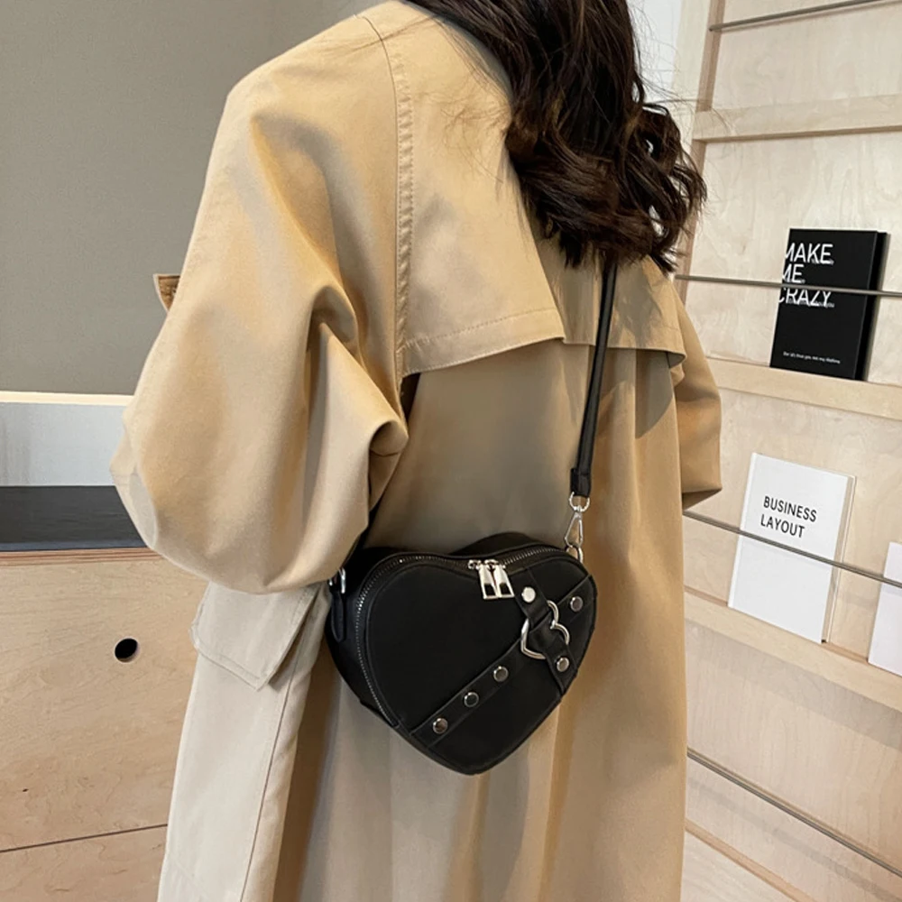 Popular New Peach Heart Shoulder Bag, Fashionable Internet
