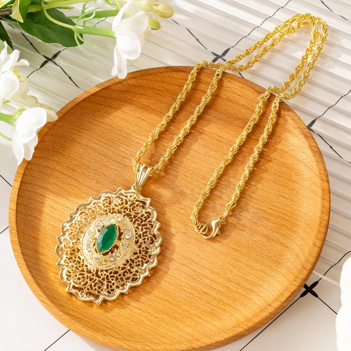 New Middle East Traditional Pendant Necklace Waterdrop Shape Hollow Set with Rhinestones