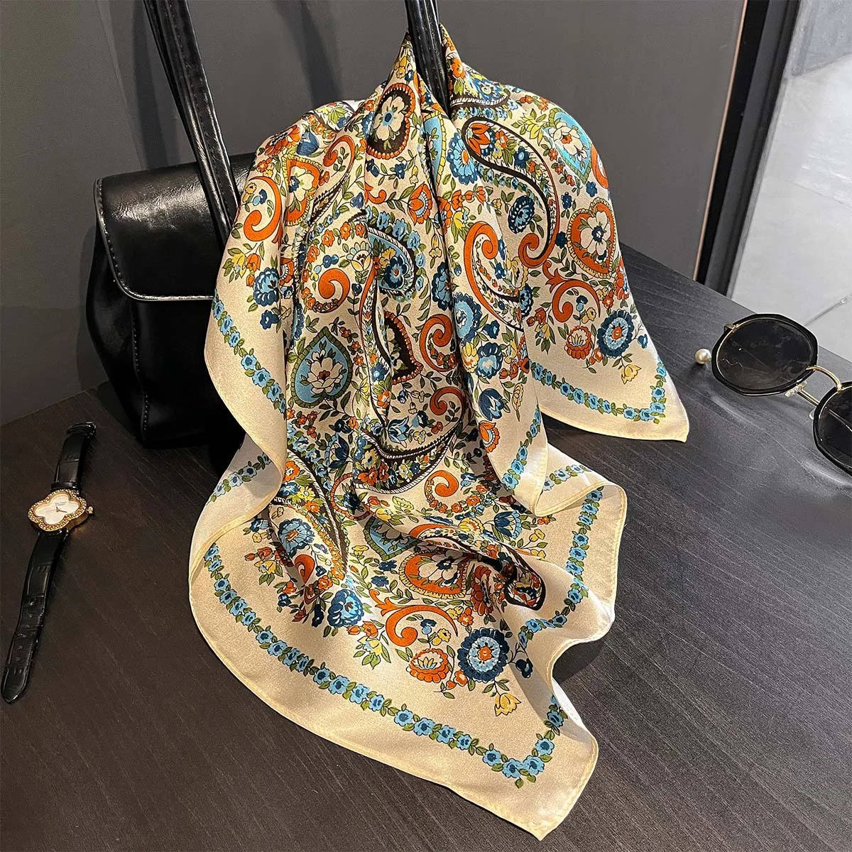 2025 الصيف تنوعا مزاجه الكاجو زهرة الحرير وشاح مربع الرجعية التوت وشاح حريري المرأة الرقبة حماية وشاح للرقبة