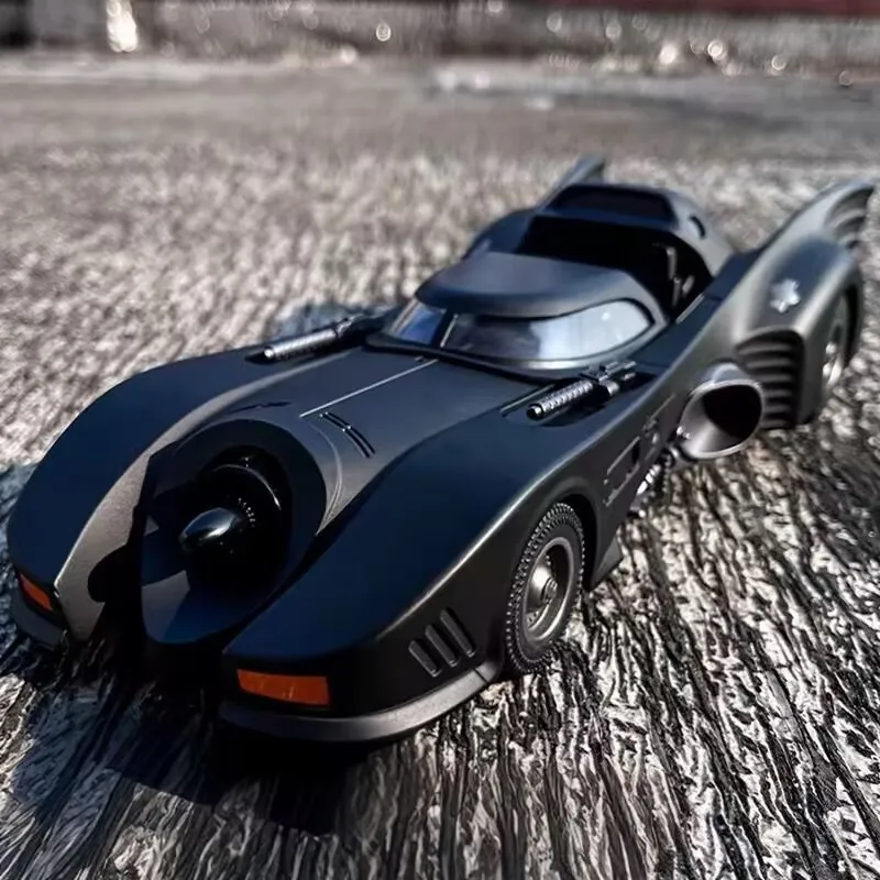 

1/18 Classic Movie Car Batmobile Bat Alloy Sports Car Model Diecasts Metal Racing Super Car Model Sound and Light Kids Toys Gift
