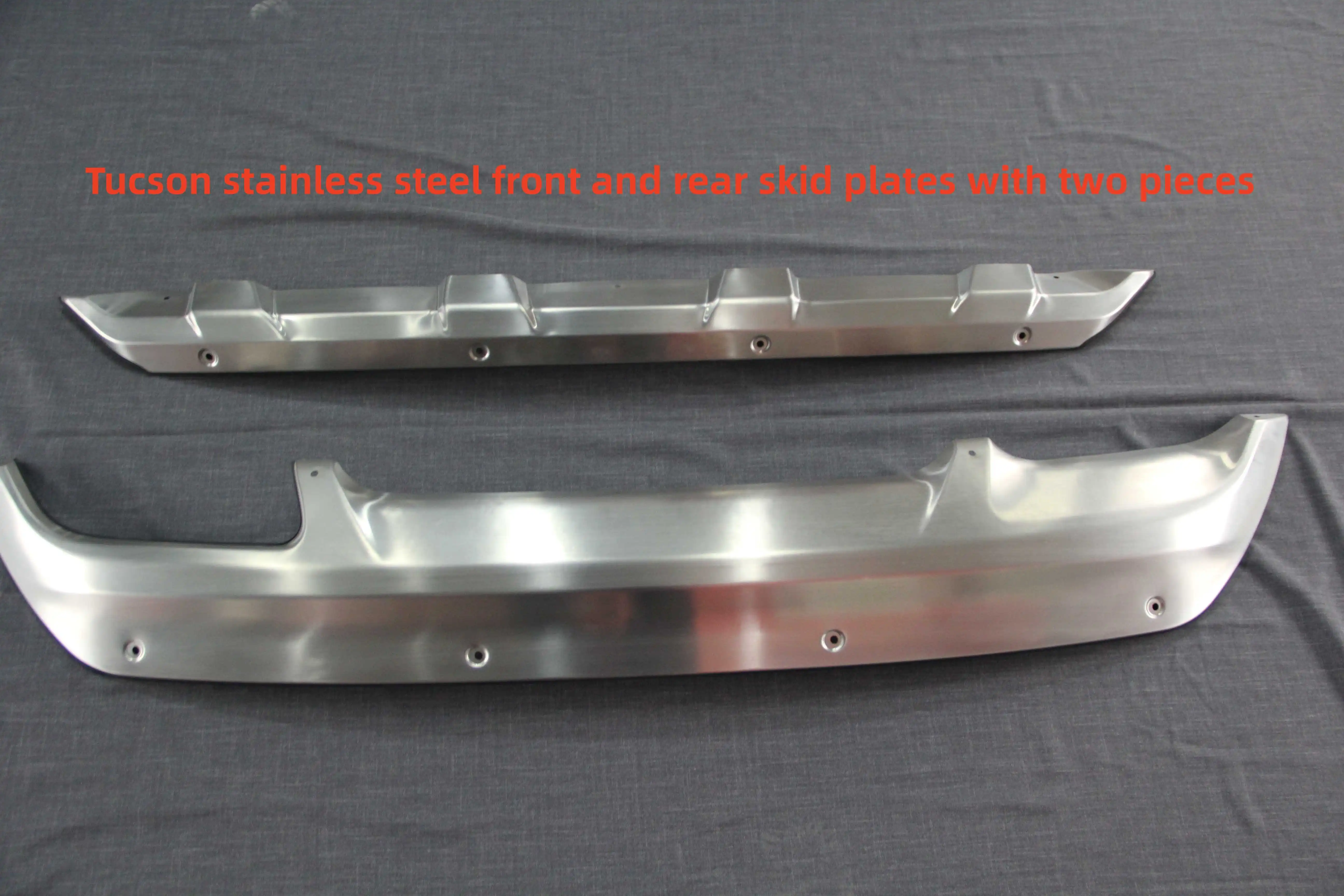 

Suitable for 15-18 Hyundai Tucson stainless steel front and rear lower skid plates, bumper trim plate guards, plus lower bezel