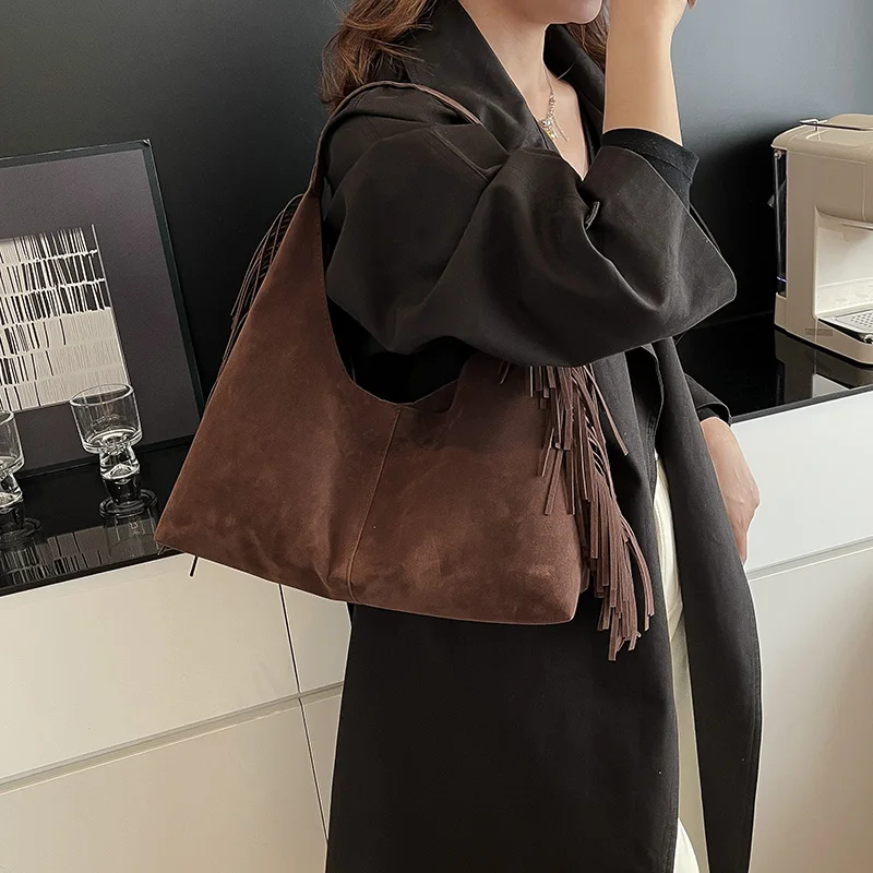 

Fashion Faux Suede Solid Color Hasp Tassel Casual Trend Retro Tote Bags 2026 New Waterproof Durable Temperament Shoulder Bags