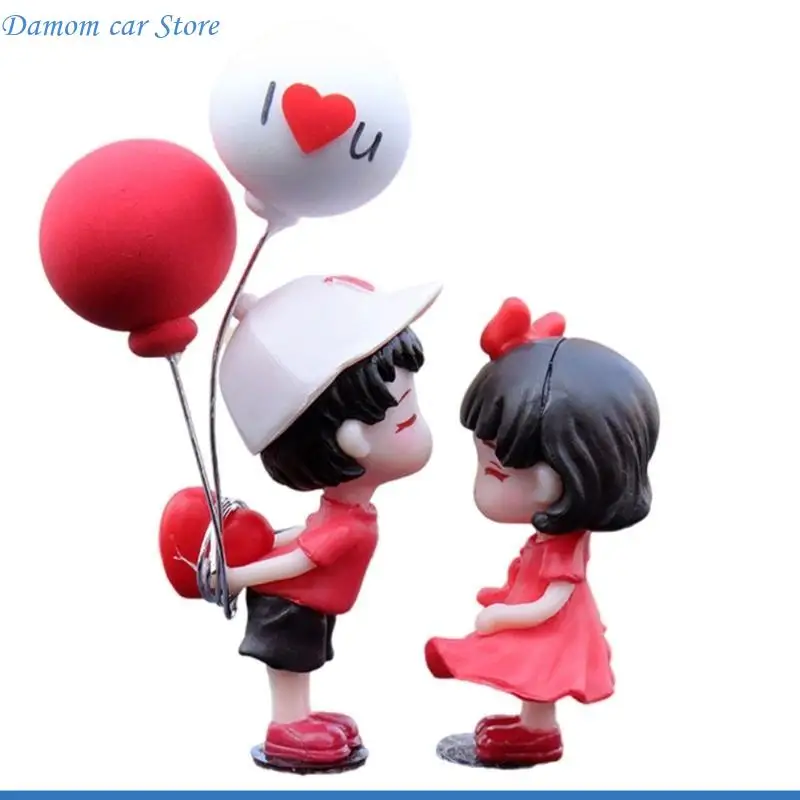 A2UC Dashboard Fuitboate Loving يحتضن تمثال مصغرة لأسعاء الرومانسيين
