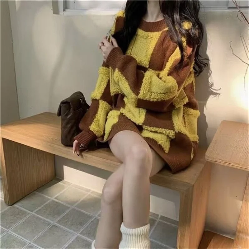 Checkered Sweater for Women in Autumn and Winter, Thickened Inner Layer, 2024 New Korean Lazy Style High-end Design Top Women