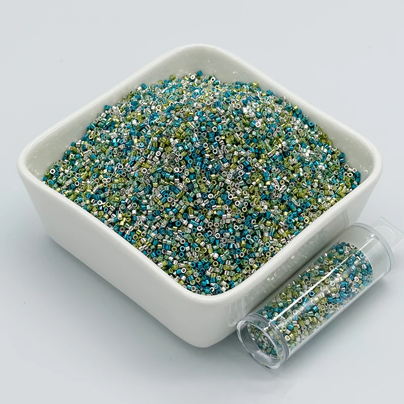 2000 Stück 1,3 x 1,6 mm generische metallische Glasperlen 11/0 japanische Uniform lose Spacer Rocailles für Schmuckherstellung DIY Nähen