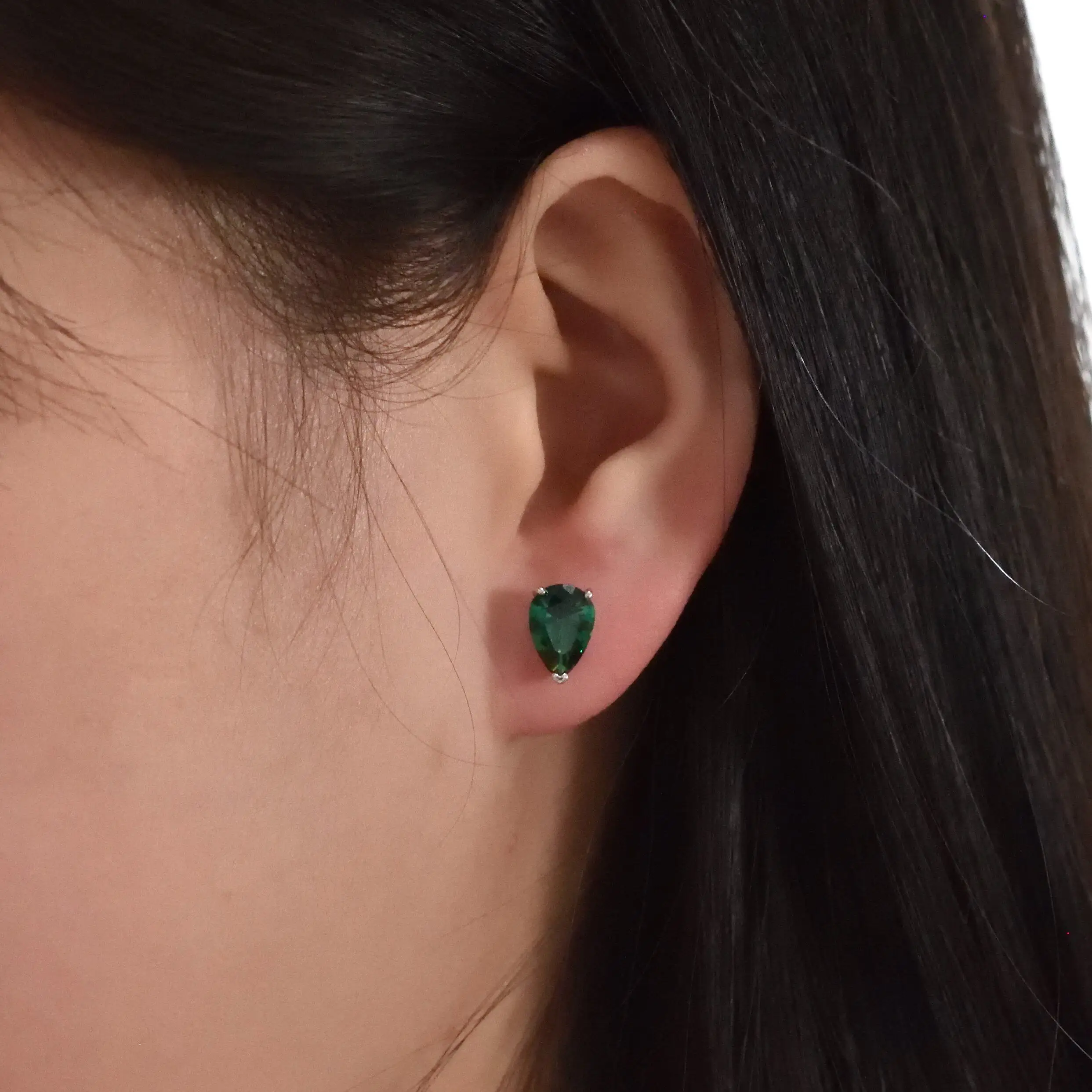 2 Carat High Carbon Diamond Drop Earrings - usage example