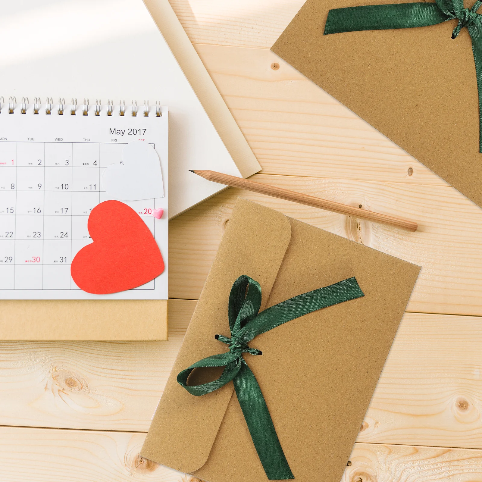 

50Pcs Vintage Kraft Paper Envelopes Small Gift Card Holders for Wedding Invitations Greeting Cards Stationery Supplies