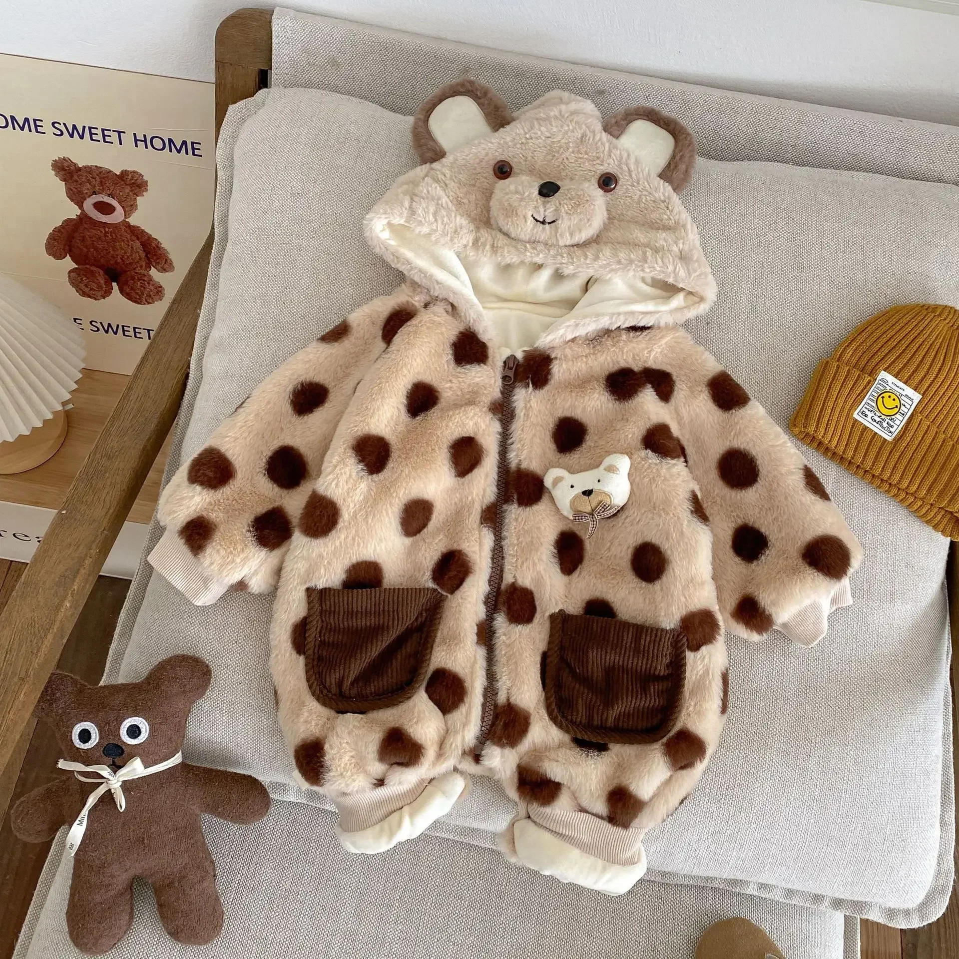 

Baby polka dot romper 0-2 years old winter jumpsuit for boys and girls super cute velvet hooded clothes