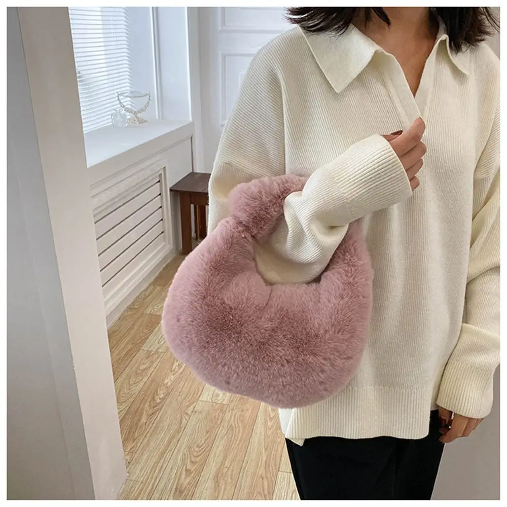 Fur Handbags Women\'s Small Half Moon Bag Warm Plush Wrist Bags Fashion Furry Short Handle Clutch Cute Ladies Coin Purses