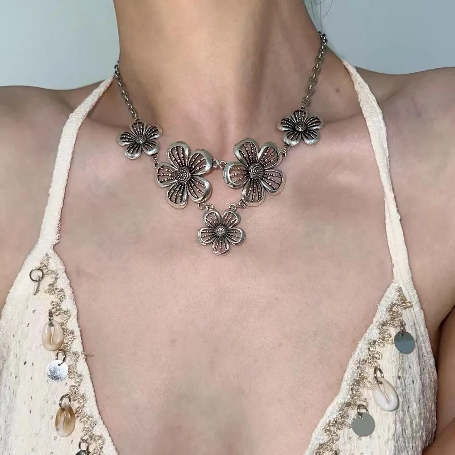 Böhmische Accessoires Patchwork-Blumen Anhänger-Halsketten Koreanische Mode-Halskette Damen Punk-Schmuck Vintage Choker