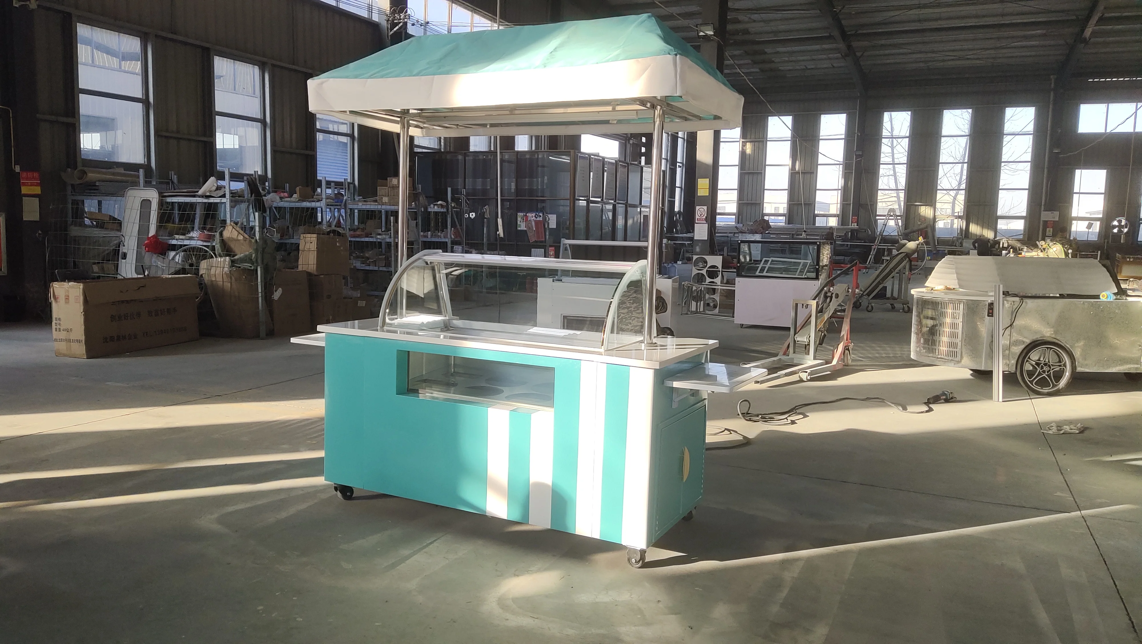 مخصص الآيس كريم دفع عربة جيلاتو عرض الفريزر عربة الغذاء المتنقلة مع الثلاجة عرض كشك بيع المشروبات الباردة