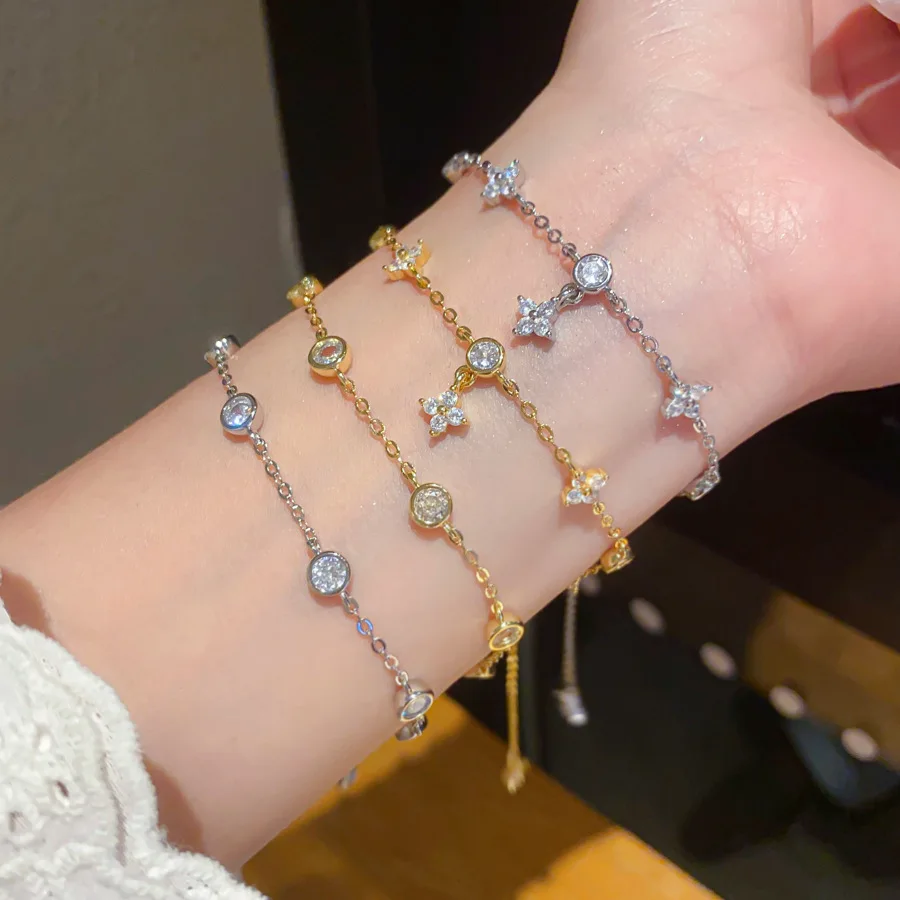 

Korean & Japanese Style Zircon Bracelet - Diamond-Shaped Flower, Niche Vintage Design, Dainty Luxury Jewelry