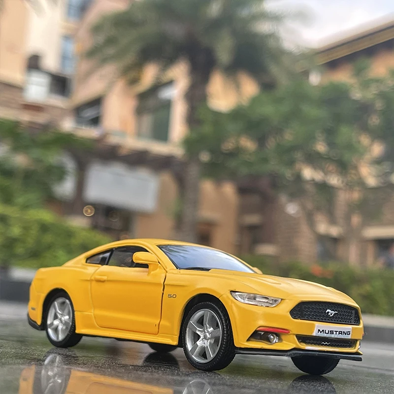 Ford Mustang Diecast Metal modelo de carro esportivo, alta simulação, puxar, coleção de carros de brinquedo, liga, presente infantil, 1:36