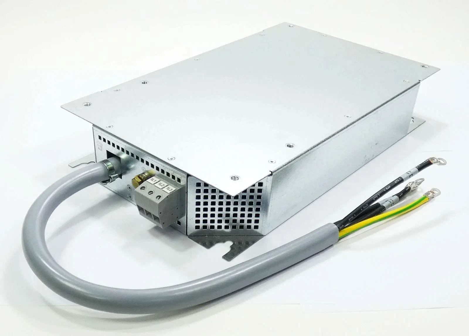 

Совершенно новый 6SL3203-0CD25-3AA0 с гарантией на один год.