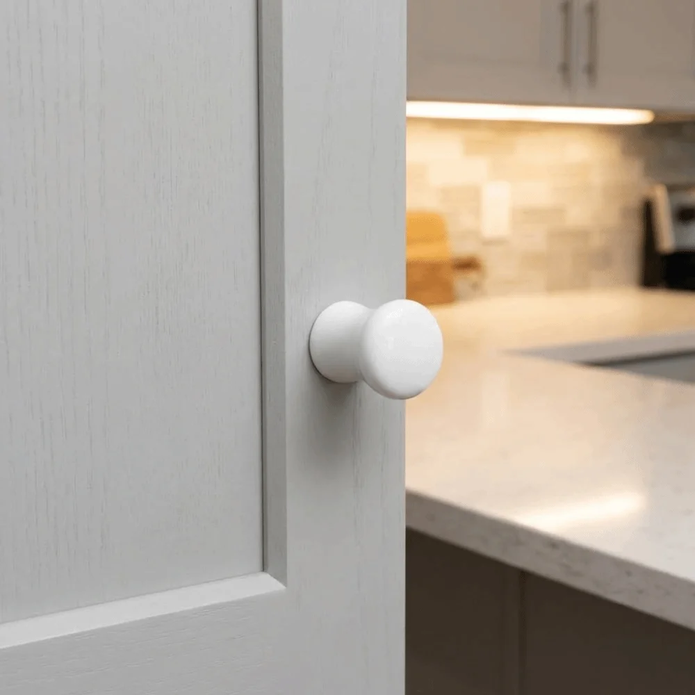 2pcs/bag White Ceramic Ceramic Cabinet Pulls Simple Design Round Shape Round Cabinet Knobs Smooth Ceramic Elegant Design
