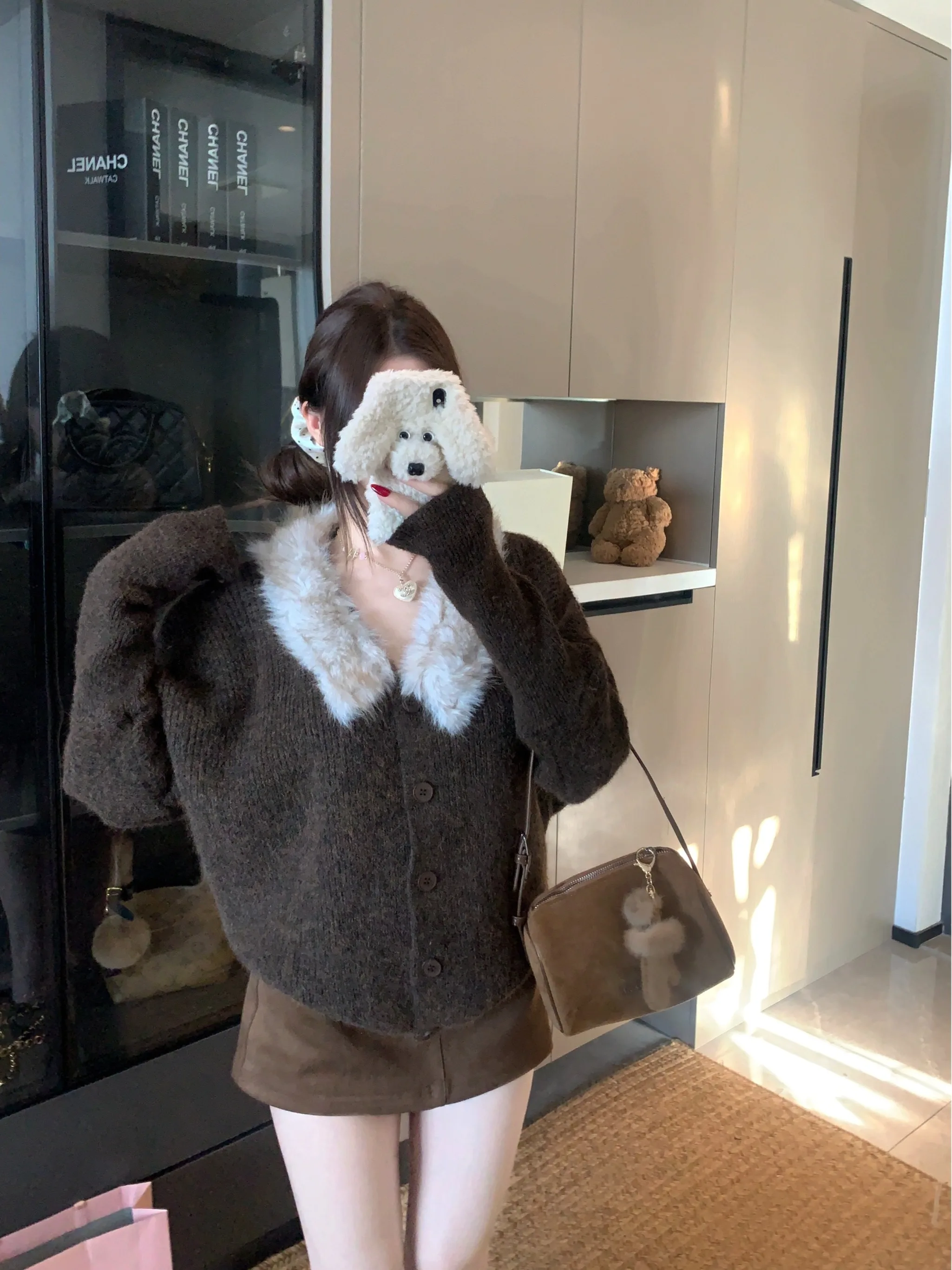 

Женский вязаный свитер-кардиган свободного кроя с V-образным вырезом, весенний модный новый стиль, ленивый шик, с меховым воротником, комбинированный дизайн, длинный рукав