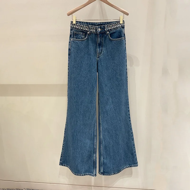 

Spring/Summer 2025 fashion high-waisted flared jeans with belt-style rivet decoration to elongate the legs