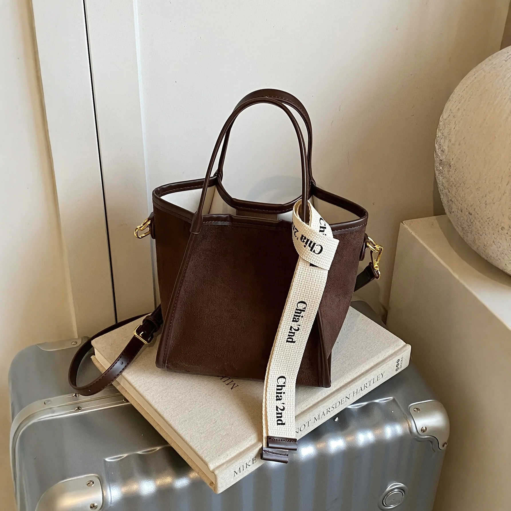 

Нишевая сумка-ведро 2025 года, роскошная женская сумка-тоут, модная сумка через плечо с верхней ручкой, универсальная сумка «день-ночь», текстурированная