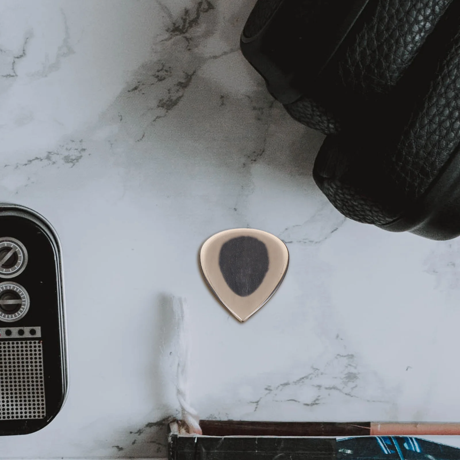 

Electric Bass Picks Ergonomic Comfortable Grip for Jazz Acoustic Guitar Unique Stylish Small Guitar Plectrums Thumb Picks