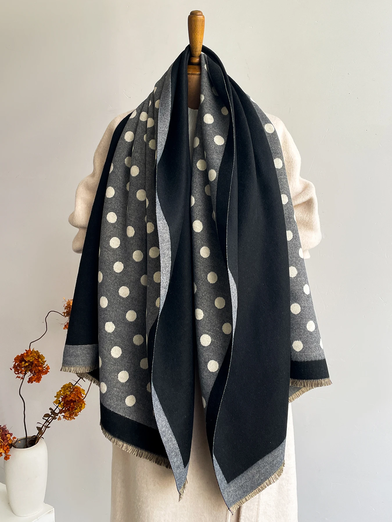 المرأة الخريف الشتاء فو الكشمير نقطة نمط ernShawl الدافئة وشاح جاكار تنوعا بطانية استخدام الرقبة حماية نمط جديد