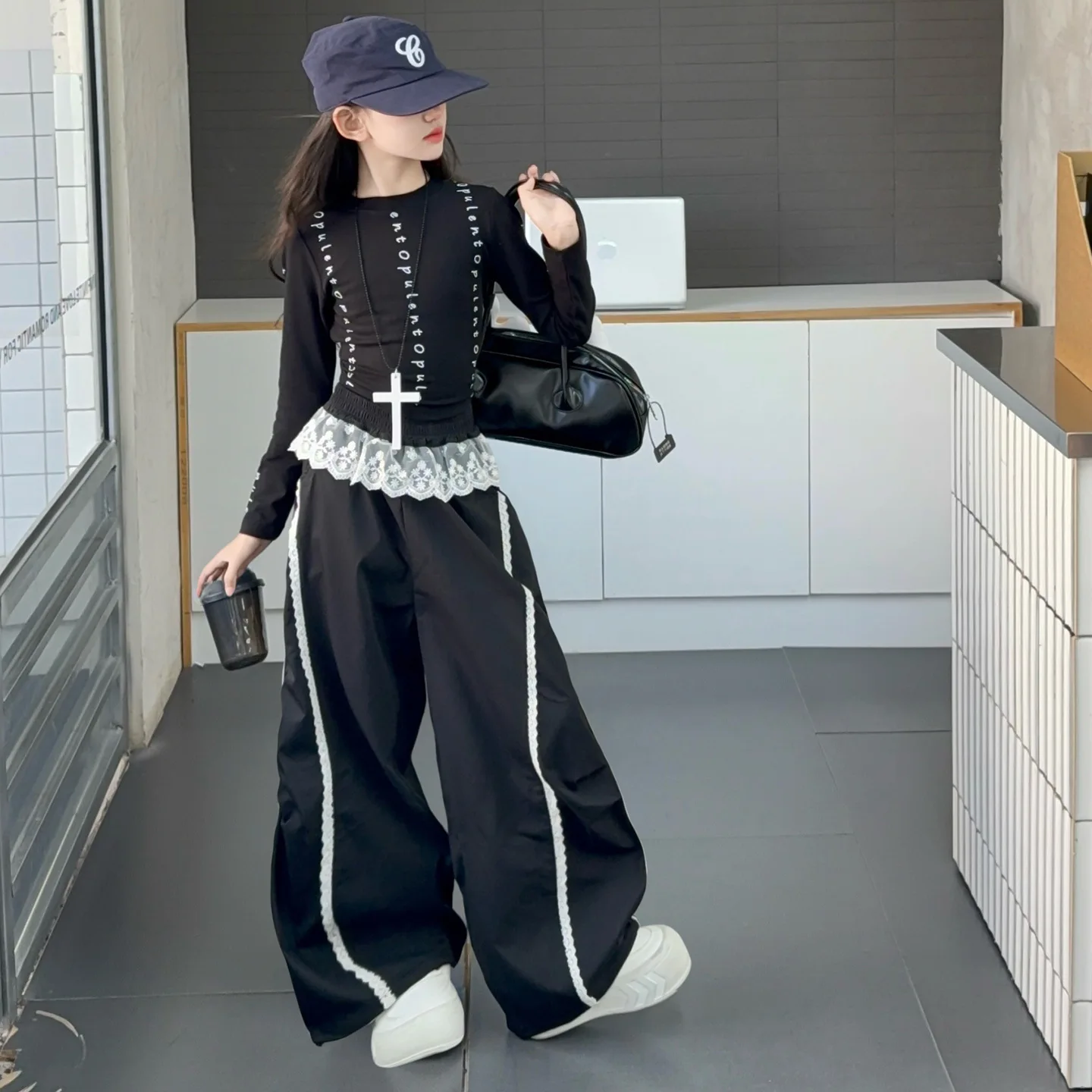 Tenue d'automne 2 pièces pour écolières, T-shirt avec lettres imprimées pour adolescentes, pantalon Cargo en dentelle Patchwork, ensemble pour filles de 4 à 14 ans