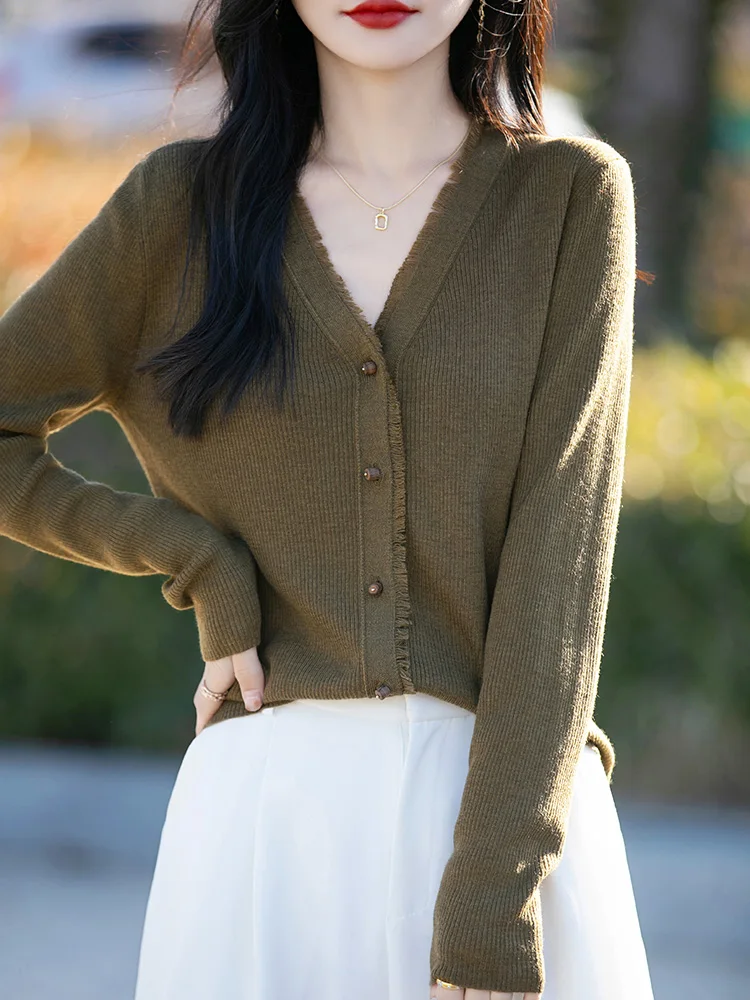 

Новинка 2025, осенне-зимний шерстяной кардиган с длинным рукавом, v-образным вырезом, воротником и кисточками, топы, женский камвольный вращающийся трикотаж, модное пальто для отдыха