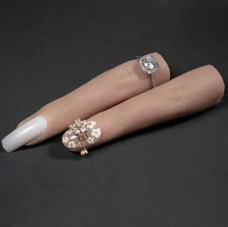 Practice Finger Display Model With Moveable Nails and Flexible Bentable Finger Suit For Nails Manicurist