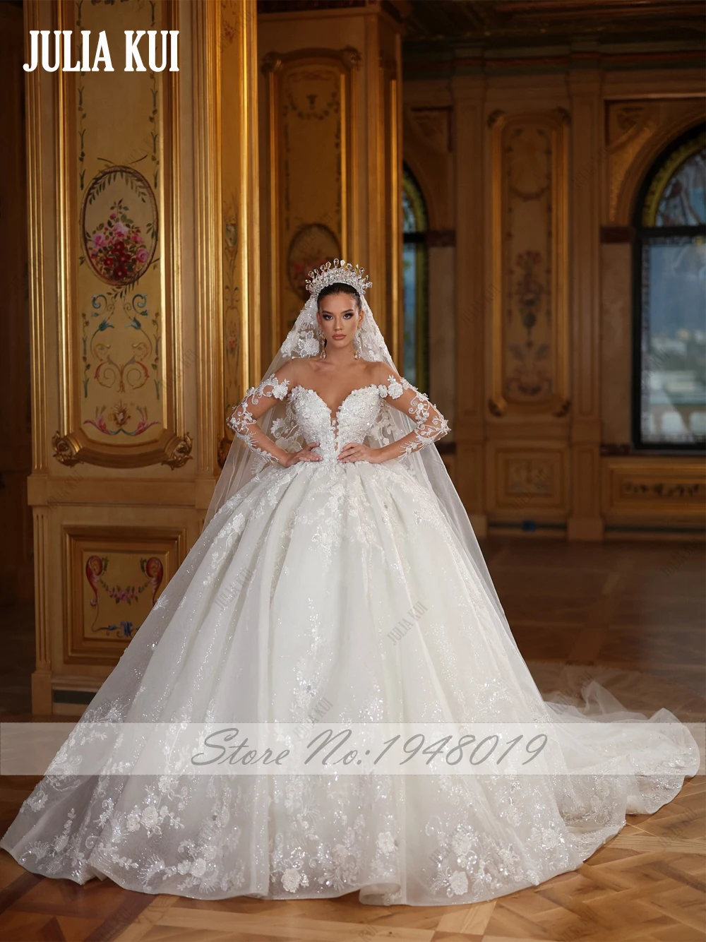 ジュリア・クイ カスタムメイド シャイニーレース オフショルダー フルスリーブ ボールガウン パフスリーブ ウェディングドレス ビーズアップリケ レース ブライダルドレス