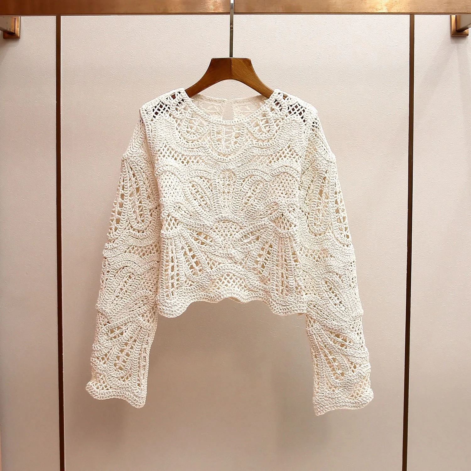 

MaSande High-End Women's Autumn Winter New Sle Versatile Design Sense Hook Flower Hollow Overhead Needle Knitted Sweater