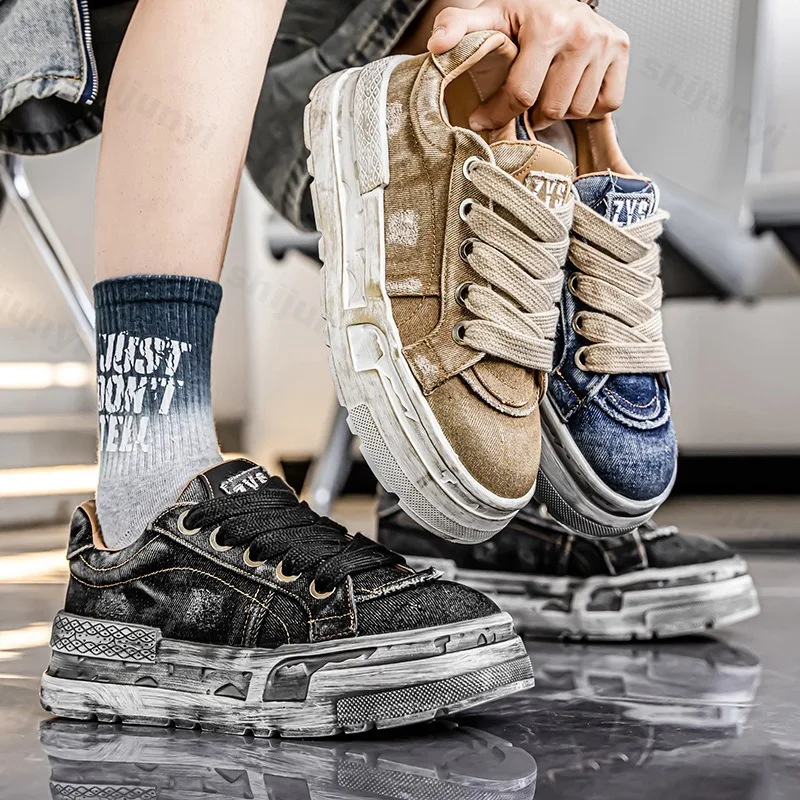 الرجال 2025 جديد الصيف خمر حذاء مسطح غير رسمي تنوعا موضة الاتجاه الأحذية المتخصصة تصميم سميكة سوليد الدنيم أحذية رياضية مكتنزة #1