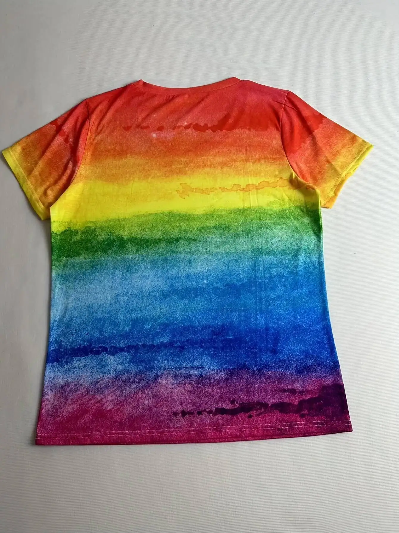 2024 نمط جديد قوس قزح طباعة المرأة القط الجرافيك المتضخم تي شيرت ملابس النساء تصميم حجم كبير الخامس الرقبة المحملة