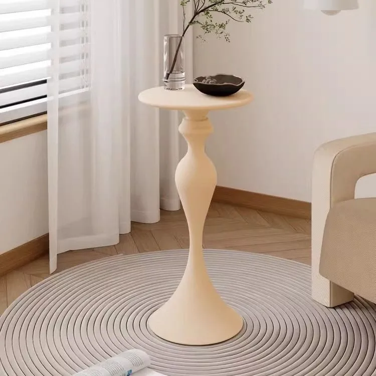 Minimally modern small apartment, bedside living room, sofa, coffee table, iron round table, ins style