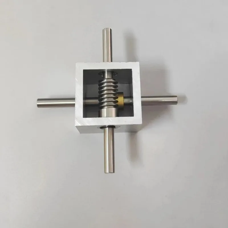 Worm Gear Reduction Gearbox 8MM Shaft 20T Gear 90 Degree Right Angle Corner Device 1:20