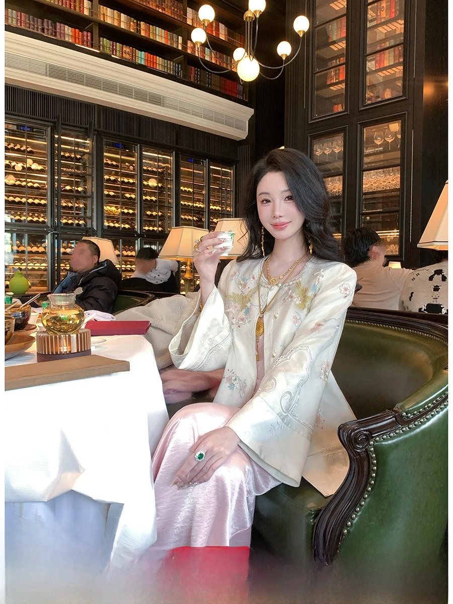 

Новая женская модная блузка из шелка с вышивкой «Весенний цветок», свободного кроя, класса люкс, в китайском стиле